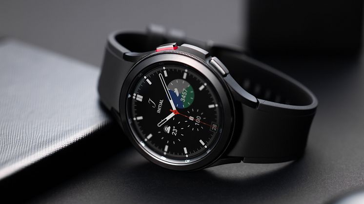 4. Galaxy Watch4_Product_Classic.jpg