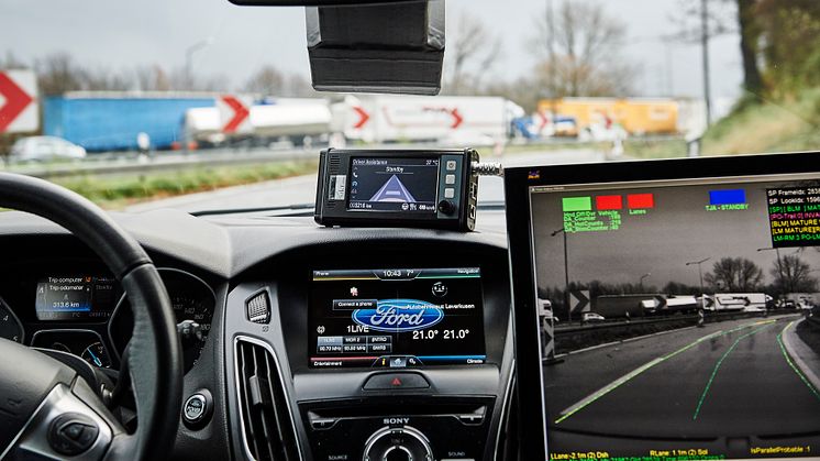 Ny Ford-teknologi gjør trafikkork til hvilepauser  bak rattet og parkerer bilen din med fjernkontroll