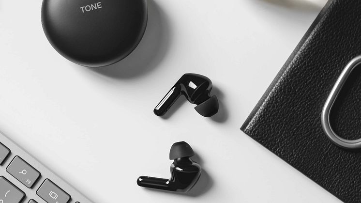 LG lanserar självrengörande in-ear-hörlurar med ljud signerat Meridian Audio