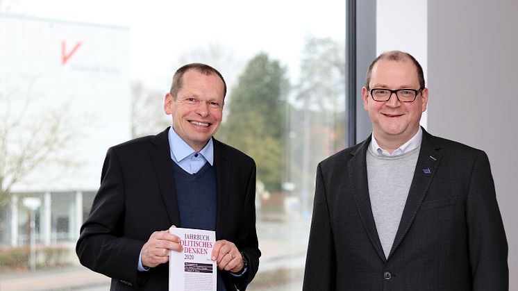 Prof. Dr. Peter Nitschke (l.) und Dr. Martin Schwarz von der Universität Vechta verantworten das Projekt maßgeblich.