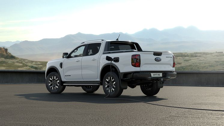 Ford utvider pickup-familien med den første Ranger som ladbar hybrid