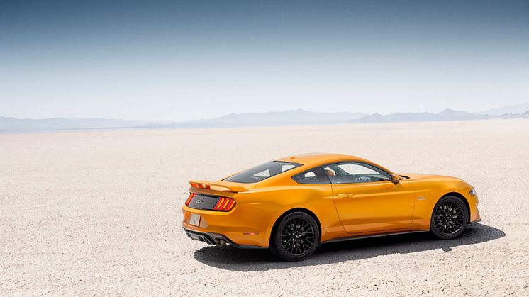 New-Ford-Mustang-V8-GT-with-Performace-Pack-in-Orange-Fury-4