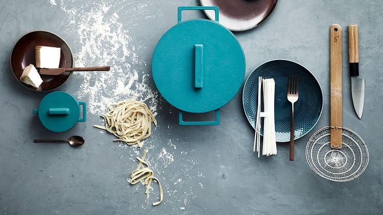 Die Gusseisen-Töpfe Terra.Cotto von Sambonet verbinden Nostalgie und Style in der modernen Küche von heute.