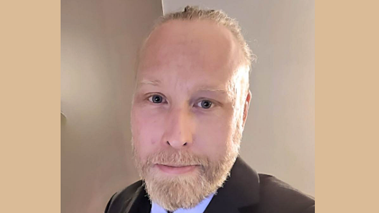 Tillväxtnämndens nye ordförande Tom Persson (SD) presenterar sig