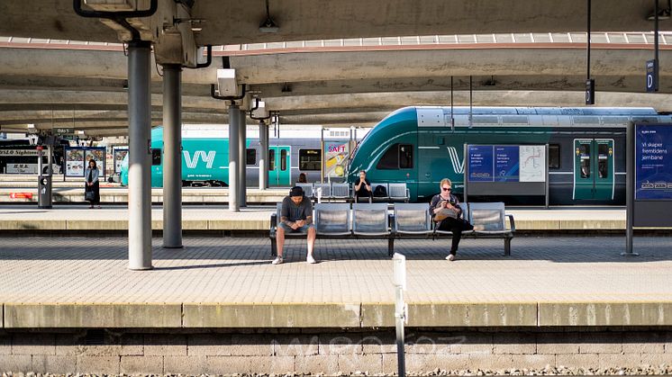 Fra 1. juli 2023 kan kunder langs Gjøvikbanen, mellom Lunner og Oslo, få sonebaserte billetter med overgangsmuligheter i Oslo.. Foto: Vy v/Mads Kristiansen