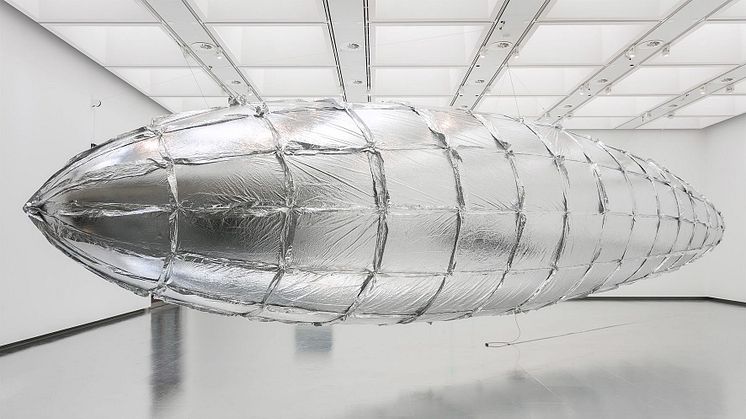 Lee Bul, Willing To Be Vulnerable - Metalized Balloon, (2015-2016). Courtesy Lee Bul Studio and Galerie Thaddaeus Ropac, London • Paris • Salzburg • Seoul