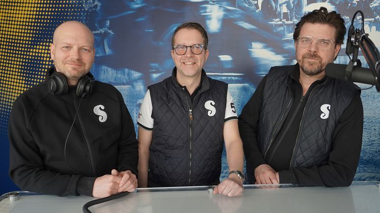 Solvalla Podcast startar livesändning på onsdagar kl. 14.00 med programledartrion (från vänster) Markus Myron, Anders Malmrot och Jörgen Forsberg. Foto: Solvalla