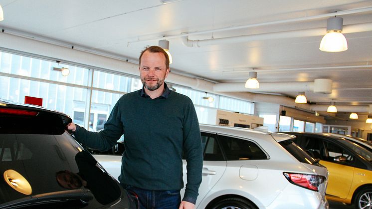 En bekreftelse: Ass. Daglig leder for Toyota forhandleren Nordvik i Trøndelag, Nordland og Troms, Bjørnar Hansen. Foto: Nordvik.
