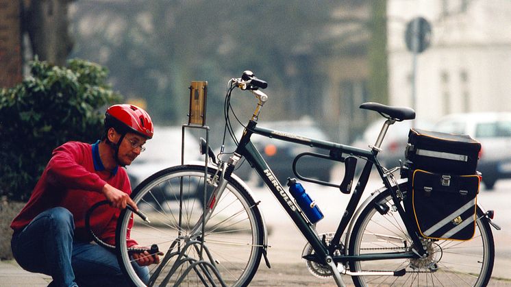 Die Zahl der Fahrraddiebstähle steigt: Ein hochwertiges Schloss schreckt bereits viele Gelegenheitsdiebe ab. Foto: SIGNAL IDUNA