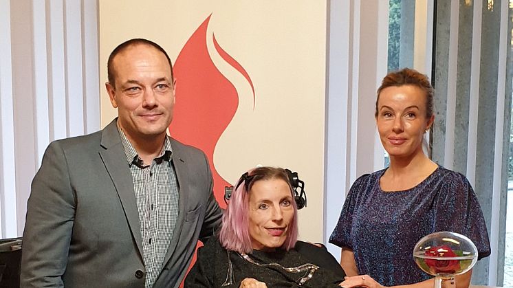 Från vänster: Rickard Lundqvist, prisvinnaren Martina Zandelin och Emma Aldin. Foto: Alexis Agelis.