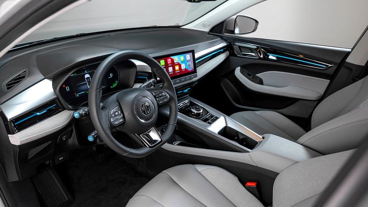 MG5-Electric-Interior-wide-shot