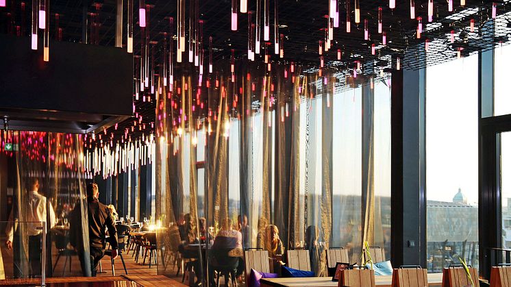 6.000 LED-Leuchten illuminieren die oberen Etagen und sind vom Augustusplatz zu sehen