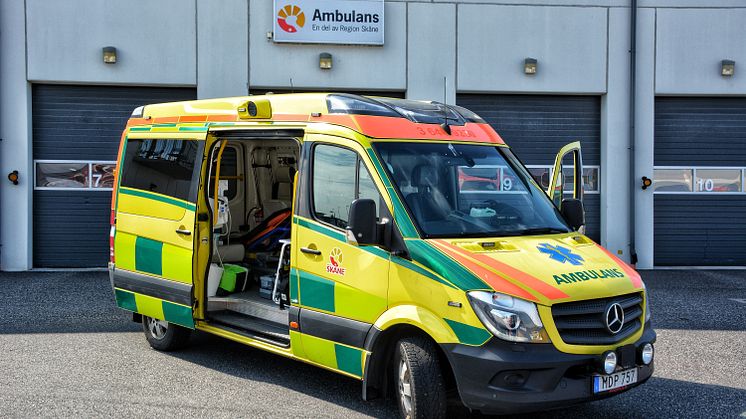 Region Skåne skänker en ambulans och utrustning för hjärtstart och patientövervakning till Ukraina.