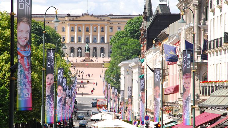 Oslo er paradeklar - disse bærer regnbueflagget