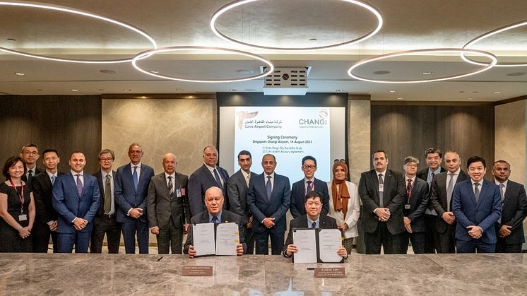 Signing of agreements between Cairo Airport Company Chairman and CEO, Mr Magdy Ishak Azzer, and Changi Airports International CEO, Mr Eugene Gan