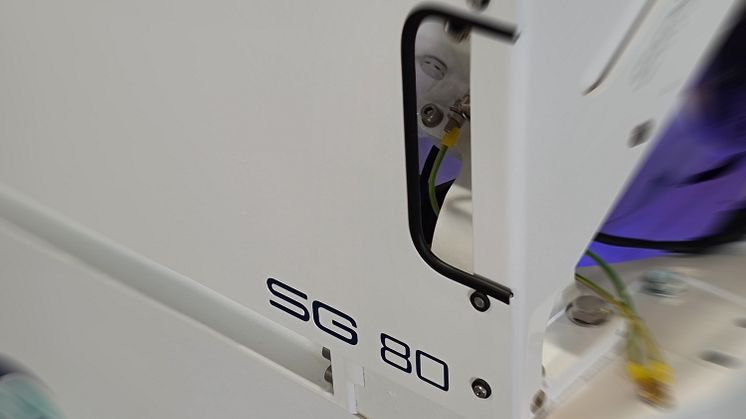 Smartgyro - stabilizzatore SG80 a bordo del Mangusta 92.jpg