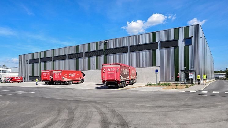 Neuer Logistikstandort in Mörfelden-Walldorf: Coca-Cola beliefert von hier aus die Rhein-Main-Metropole mit bis zu 20.000 Kisten Getränke pro Tag. Foto: Uli Deck / Coca-Cola