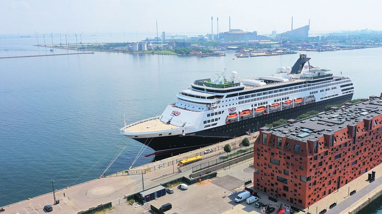 First cruise guests in almost two years visit Copenhagen