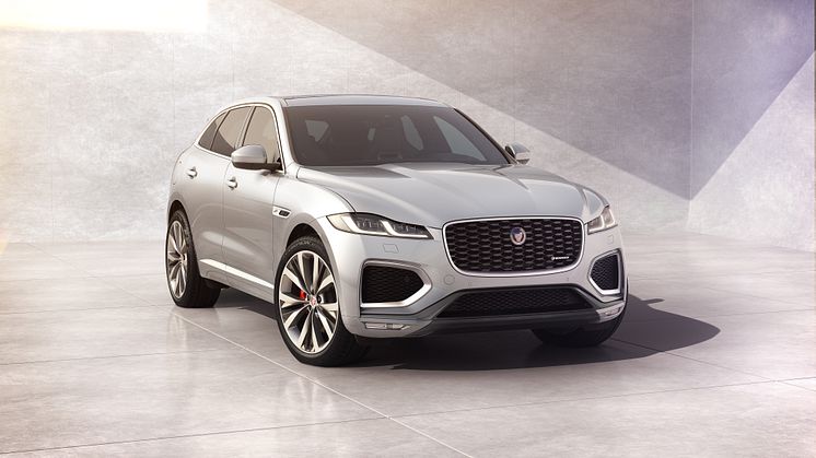 Jag_F-PACE_22MY_02_R-Dynamic_Exterior_Front_3-4_110821