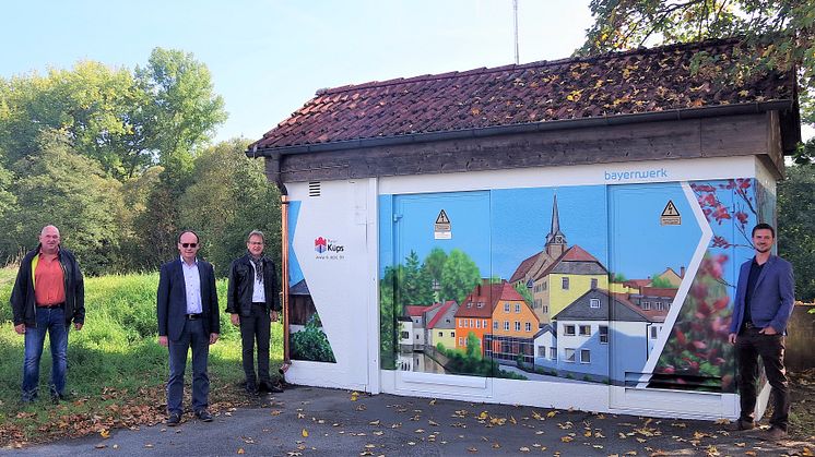 Aktion für eine schönere Kommune - Bayernwerk schafft neuen Blickfang im Markt Küps