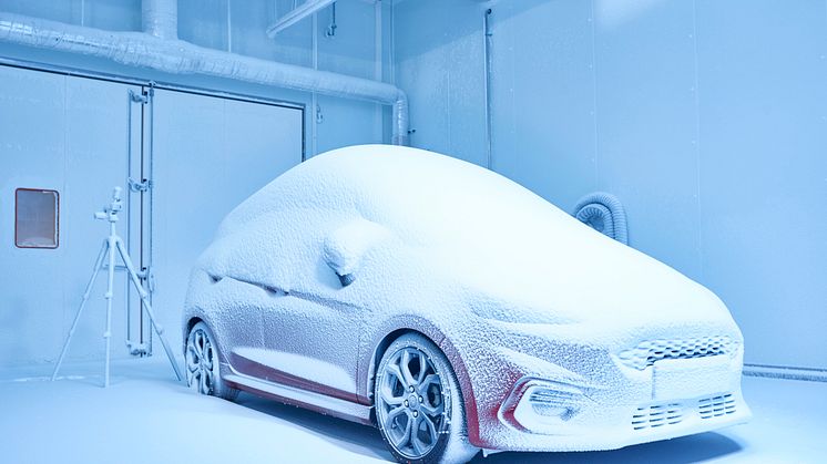 Snø i juli eller hetebølge til jul: Her er Fords nye værfabrikk