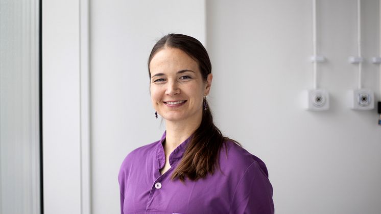 Carina Wihlborg, tandläkare på Folktandvården Skåne, leder ny forskningsstudie om emaljstörning på tänderna.