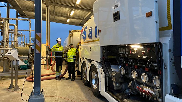 Den första leveransen av biobränsle till Ängelholm Helsingborg Airport som möjliggjorts av Fly Green Fund.