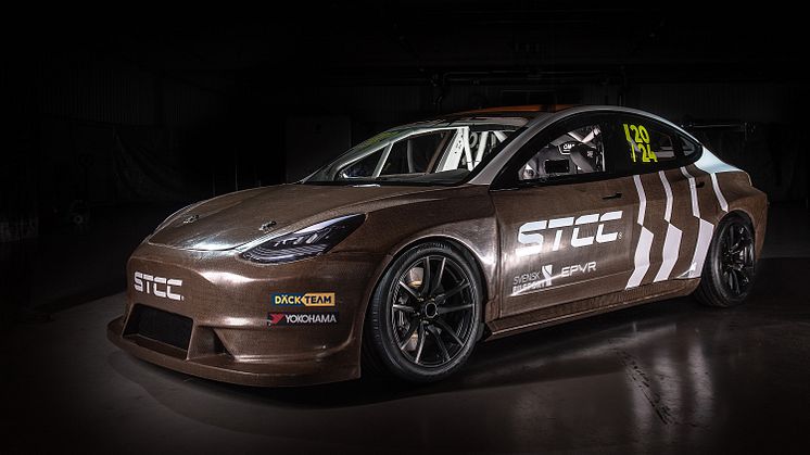 Första nya elektriska STCC-bilen avslöjad – Tesla Model 3
