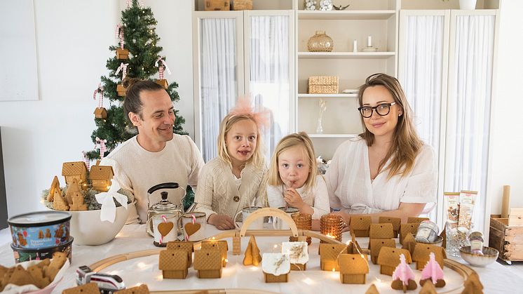 Familj bygger Pepparkakeland med Gille produkter