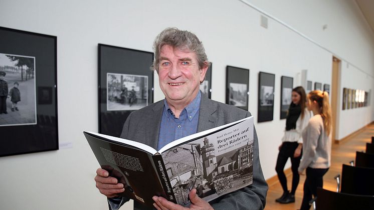 Karl Detlef Mai präsentiert den Bildband "Reporter auf drei Rädern" - Foto: Andreas Schmidt