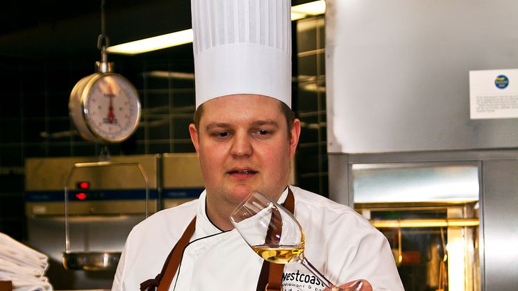 Fredrik Andersson, köksmästare på West Coast med smarrig äppelmust på presslunch för Svenskt kött-märket