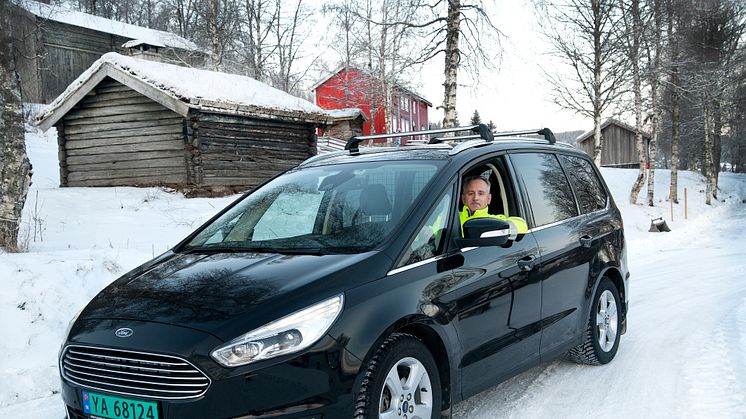 FORNØYD GALAXY-EIER: Rolf Hansen er storfornøyd med sin nye varebil