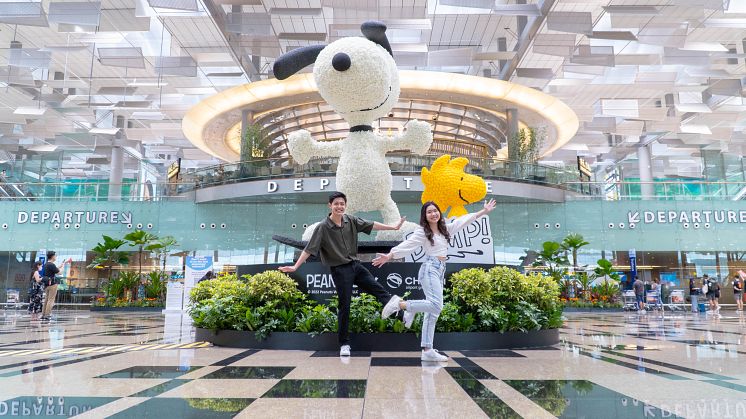 Snoopy and Woodstock topiary at T3 Central Departure -2