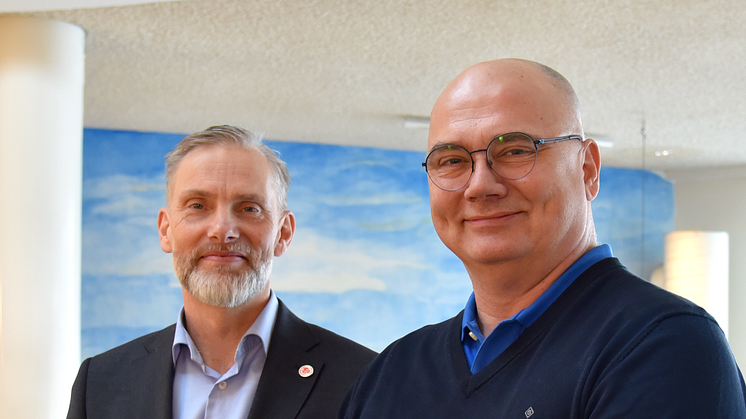 Från vänster: Kommunstyrelsens ordförande Stefan Dalin (S) samt kommunstyrelsens förste vice ordförande Tony Andersson (M).