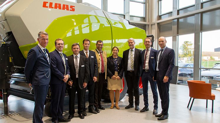 Cathrina Claas-Mühlhäuser tillsammans med Swedish Agro Machinerys produktchefer. 