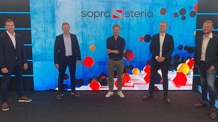Fra venstre: Daniel Reime i Microsoft, Torbjørn Meland i Sopra Steria, Eirik Kvernmo Holgernes i Sopra Steria, Finn Urienstad i Microsoft og Magnar Buan i Sopra Steria