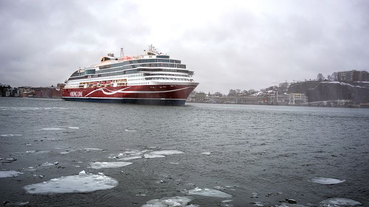 Härliga scener i Stockholm: Världens klimatsmartaste fartyg Viking Glory anlände i dag