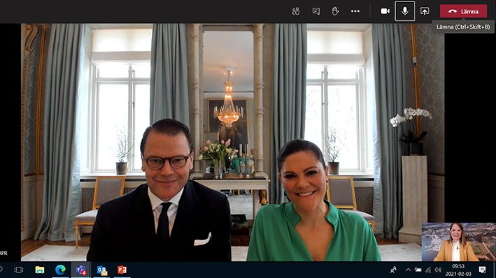 Kommunstyrelsens ordförande Kristina Lundberg berättar om pandemins effekter på Sunne för Kronprinsessan Victoria och Prins Daniel i ett videosamtal idag.