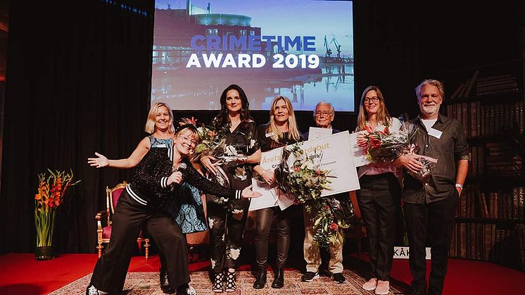 Tina Frennstedt, Jan Mårtenson, Sofie Sarenbrant, Martin Widmark och Helena Willis vann Crimtime Award förra året. / Foto: Natalie Greppi.