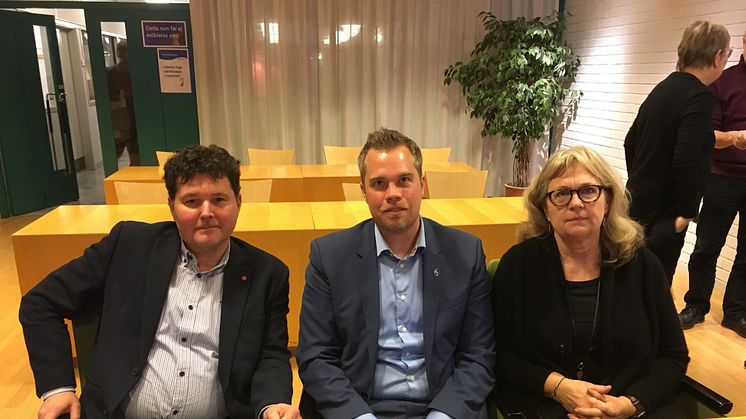 Regionstyrelsens presidium, från vänster, Peter Olofsson (S), ordförande. Nicklas Sandström (M), 1:e vice ordförande. LiseLotte Olsson (V), 2:e vice ordförande.