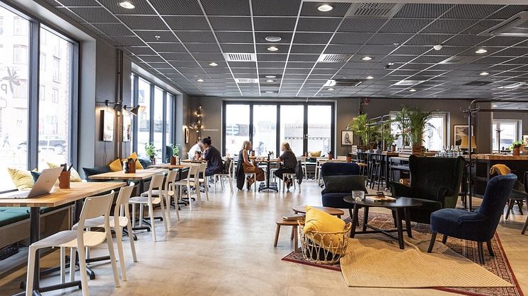 Fler företag går mot en mer flexibel kontorslöning och kontorshotellen i Stockholm är återigen fyllda med hyresgäster