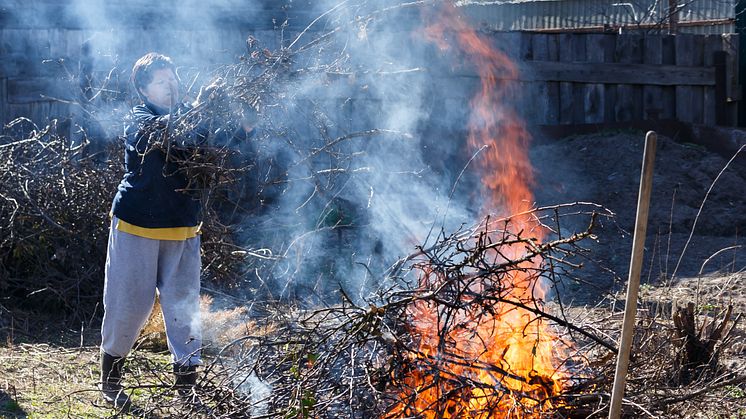 Tips till dig som planerar att elda trädgårdsavfall