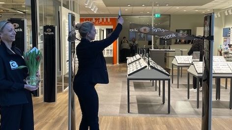 Synoptik öppnar ny butik i Bålsta Centrum utanför Uppsala – fortsätter växa med fysiska butiker i centrala handelslägen