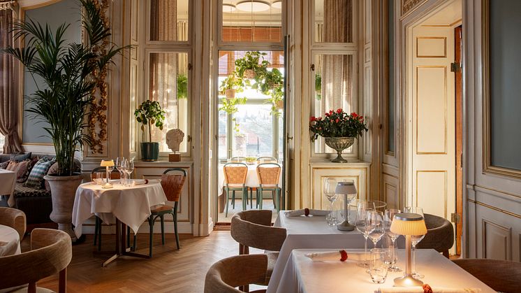 Vår Gård firar 100 år - lanserar restaurang Villa Skärtofta där gästerna erbjuds en fast avsmakningsmeny i anrika lokaler, inredda av Elin Lervik, kommunikationsstrateg och lokalbo.