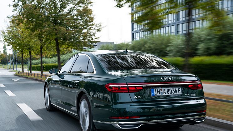 Luksus møder effektivitet i Audi A8 L PHEV