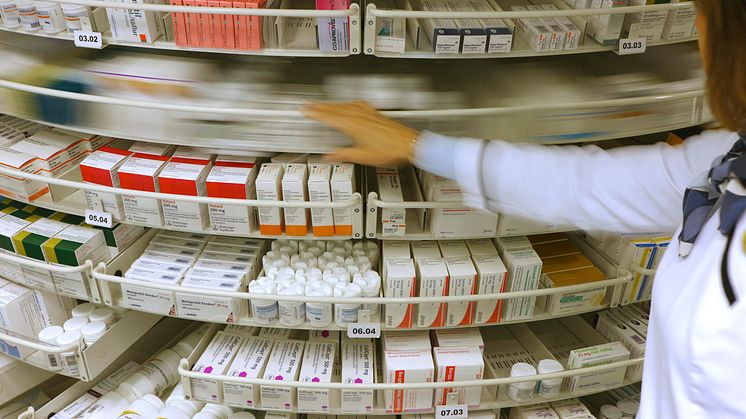 8 av 10 foretrekker å kjøpe reseptlegemidler i fysiske apotek