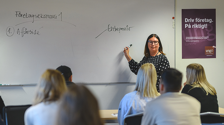 Ann Tillberg, lärare i handelsämnen på Karlshamn Fria Läroverk blev årets Ung Företagsamhet-lärare i Blekinge/Bromölla