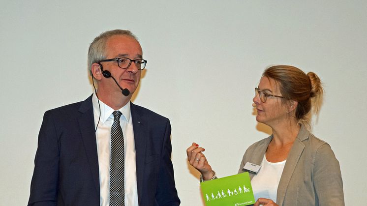 Einige Fragen lässt die neue BauO NRW noch offen – Prof. Thomas Kempen im Gespräch mit Tanja Buß