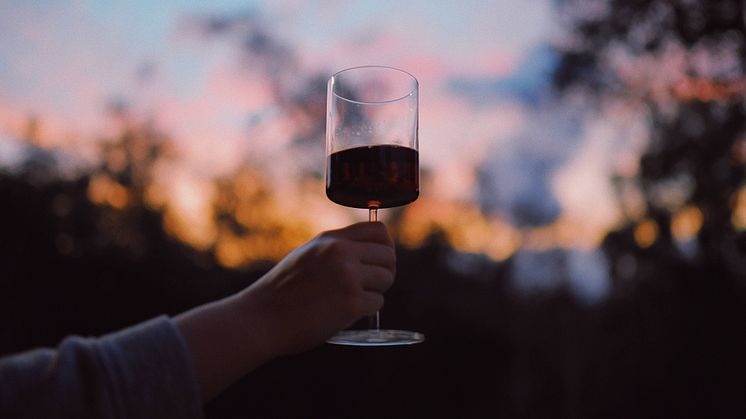 The Wine Company har tagit fram tips på rödvinsdruvor att kombinera till maträtter som är okända för många svenskar men oerhört populära i sina hemländer