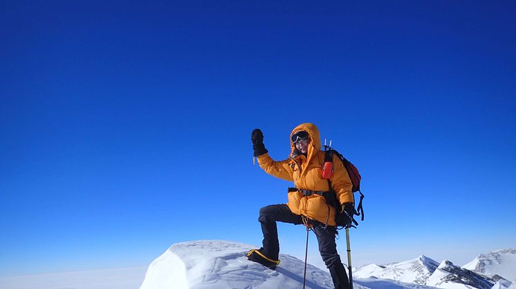 Renata Chlumska Seven Summits - Mount Vinson